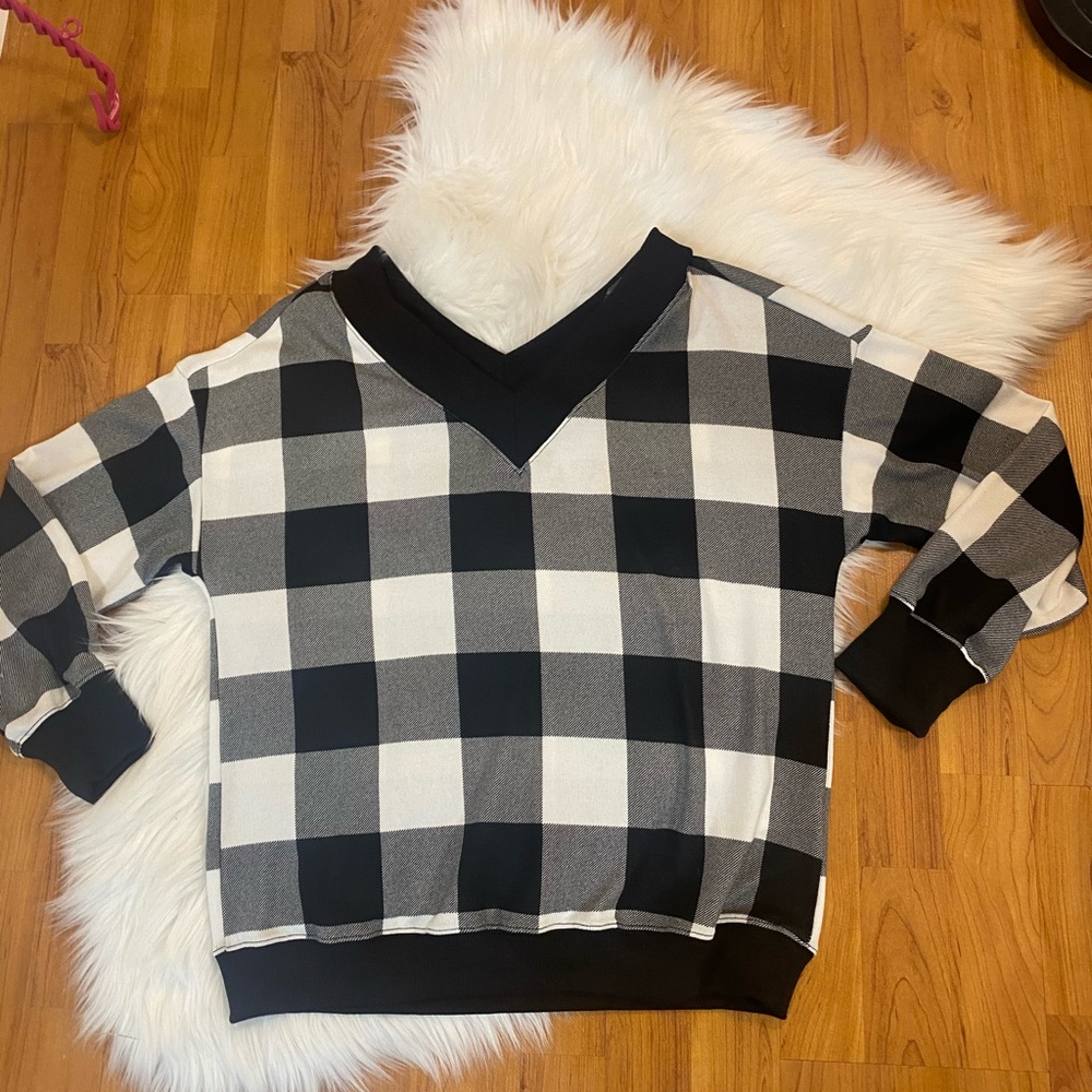 Main Strip White Buffalo Plaid Top - Picture 4 of 4
